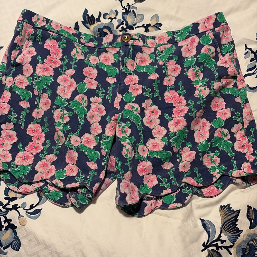Lilly Pulitzer 16 Floral Scalloped Hem Women's Shorts - Navy & Pink
